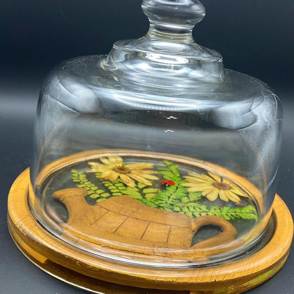 Vintage Gamut Lucite cheese board with pressed flowers and dome - Picture 11 of 15